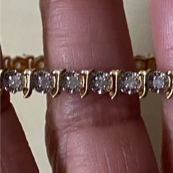 Luxurious Solid 10k 2-Tone S Gold Tennis Bracelet With 37 Natural Diamonds. Nice